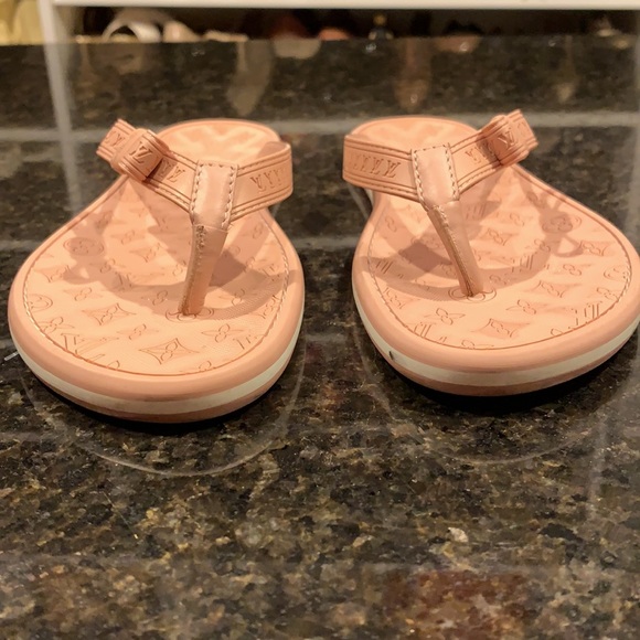 COPY - Louis Vuitton Rubber Floral Bow Logo Thong Flats - Picture 2 of 8